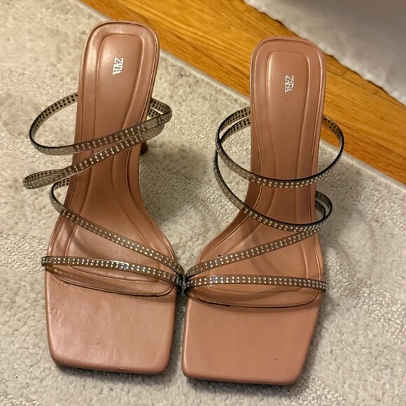 Strappy heels - Picture 1 of 2